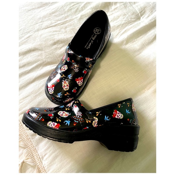 easy street Shoes - [easy streets] calaveras “skulls” clogs